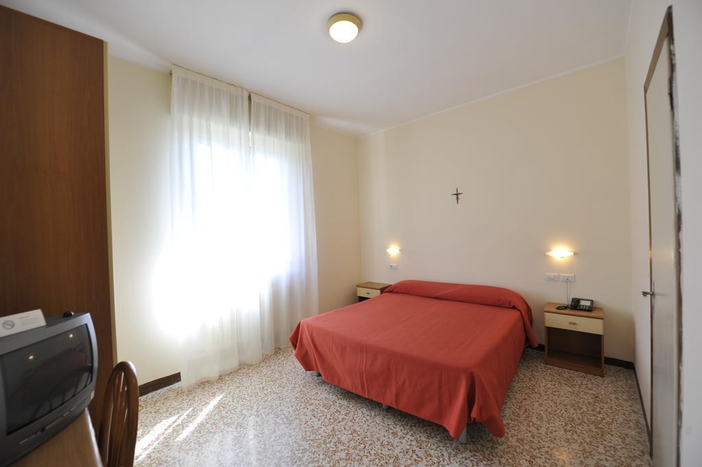 Hotel Villa San Giuseppe San Bartolomeo Al Mare Zewnętrze zdjęcie